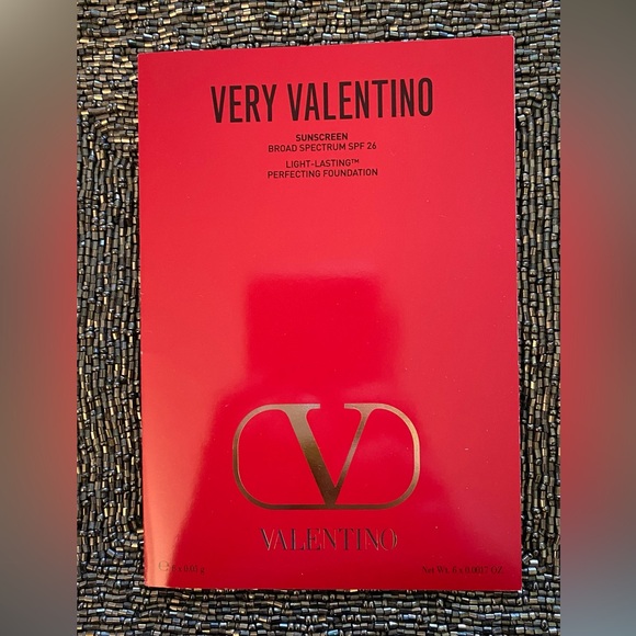 Valentino Other - 4️⃣ FOR 💲1️⃣5️⃣ VALENTINO Very Valentino 24 Hour Wear Liquid Foundation